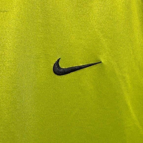 Nike Men’s Dri Fit Short-Sleeve Athletic Tee in Neon Yellow/Green - Picture 3 of 6